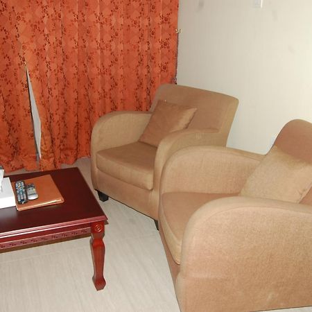 Al Amwaj Hotel Шарджа Екстериор снимка